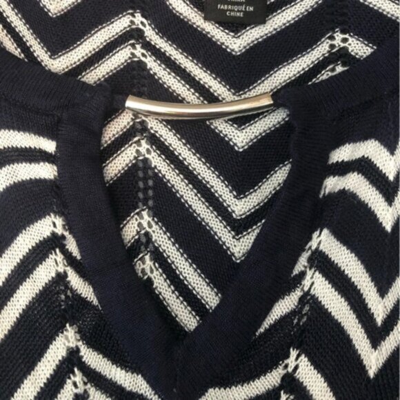 WHITE House Black Market  Bodycon Dress XS Blue White Chevron Design - Picture 7 of 9